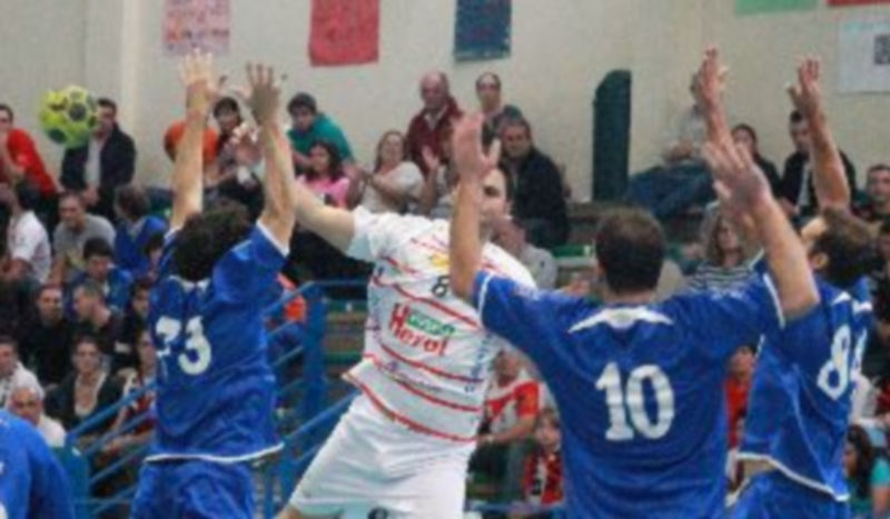 Un momento del encuentro jugado por el Nava en Leganés. / A. Marugán