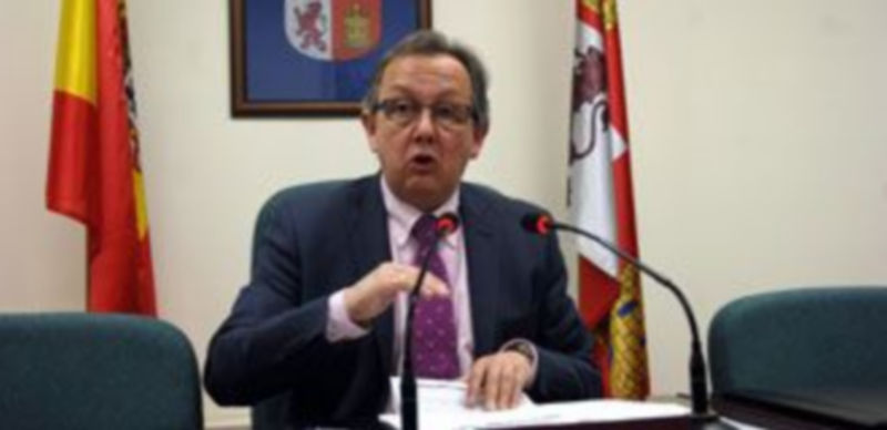 Un momento de la rueda de prensa del delegado territorial.