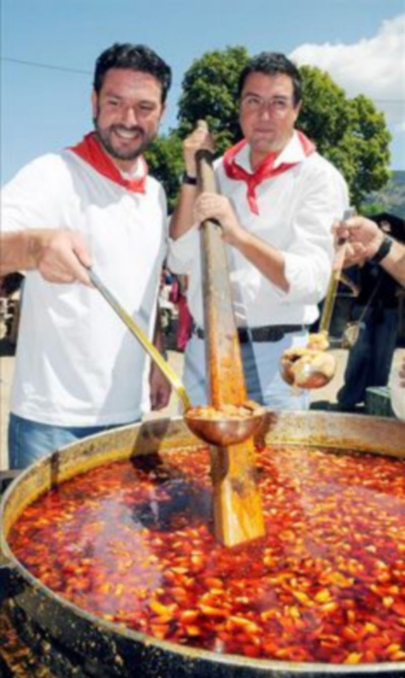 Óscar López asistió hoy a la "judiada" del Real Sitio de San Ildefonso./ JUAN MARTÍN