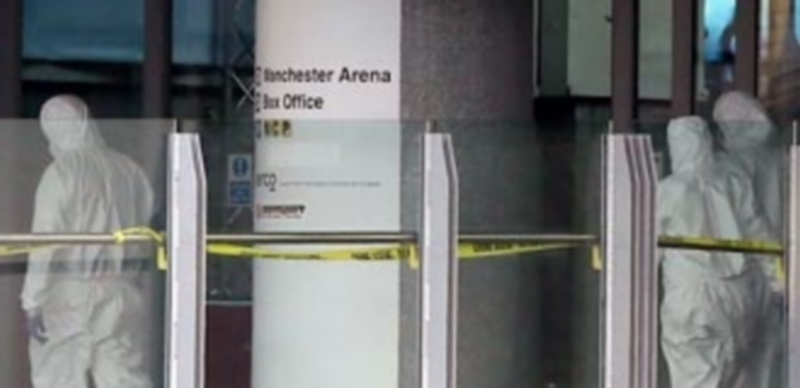 La Policía continúa investigando en la zona del atentado