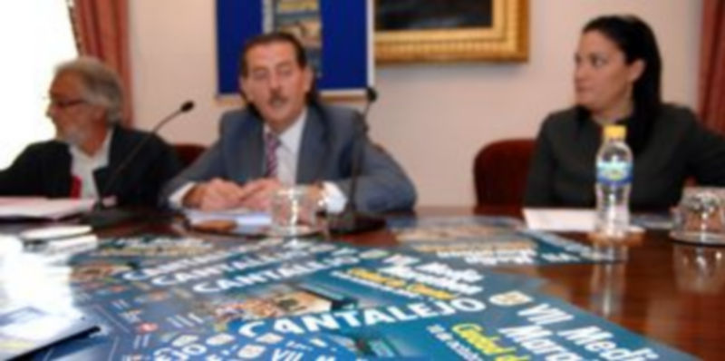 Instante de la presentación de la Media Maratón de Cantalejo. / A. BENAVENTE