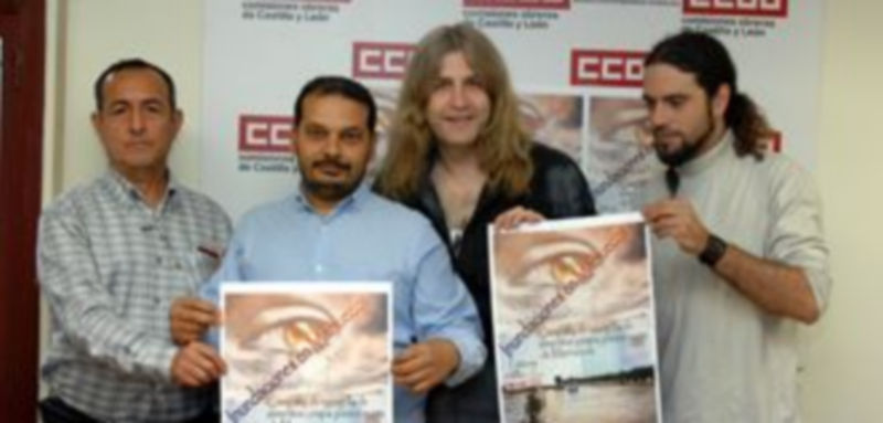 Representantes de las asociaciones que promueven la campaña./ALBERTO BENAVENTE