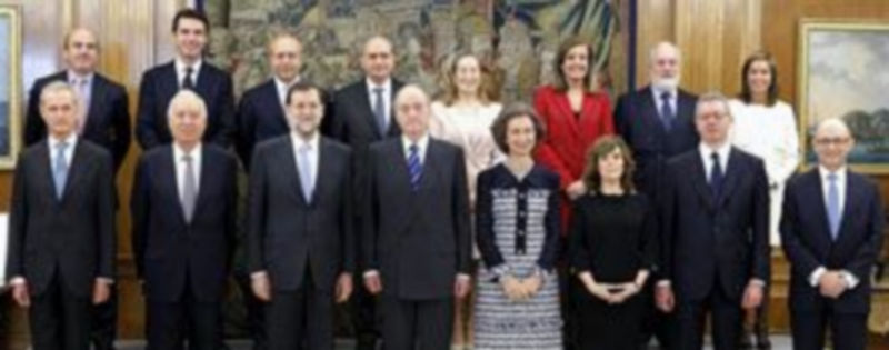 Los Reyes posan con el jefe del Ejecutivo