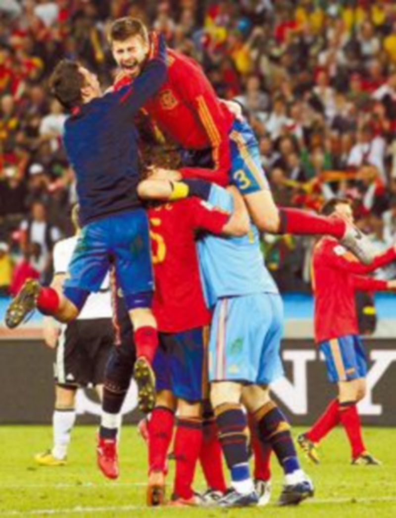 Con muchas figuras individuales pero que juegan siempre en equipo