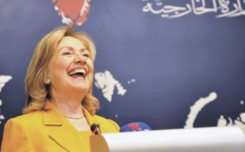 Clinton ha tenido que  enfrentarse cara a cara a muchos de los aludidos en las filtraciones de Wikileaks. / Efe