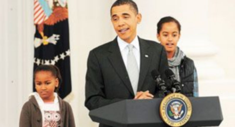 Obama pronunció el discurso acompañado de sus hijas