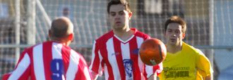 Un partido en el campo de hierba artificial de Nueva Segovia. /Juan Martín