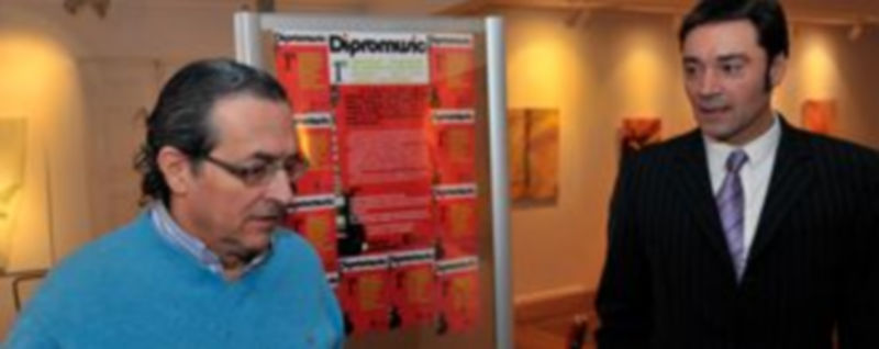 El diputado José Carlos Monsalve y el director del Teatro Juan Bravo