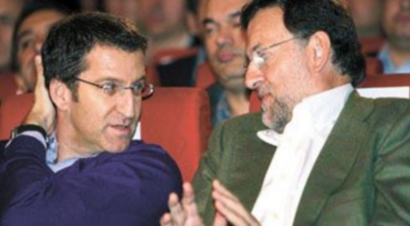 Mariano Rajoy conversa con el presidente de la ‘Xunta’ de Galicia