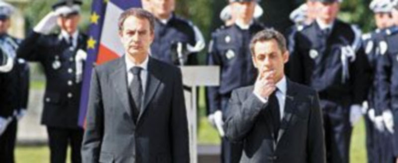 José Luis Rodríguez Zapatero y Nicolas Sarkozy presentan sus respetos ante los restos mortales del gendarme Jean-Serge Nérin