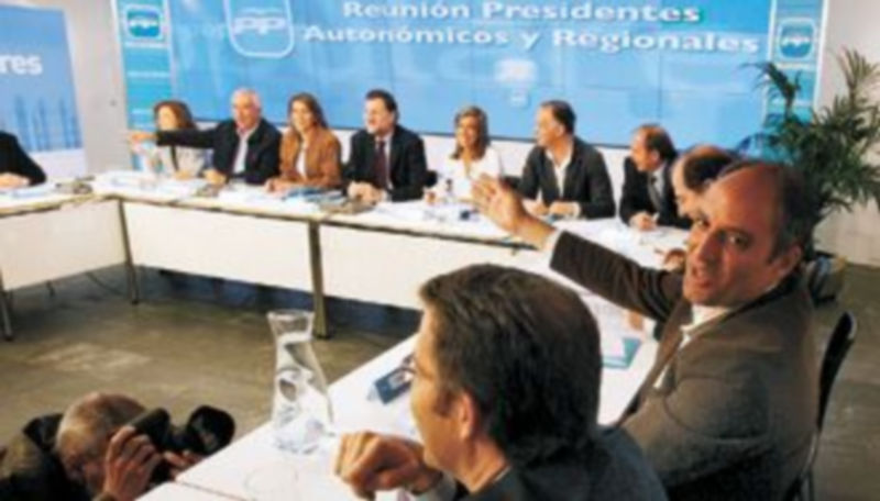 La sede nacional del PP en la madrileña calle Génova sirvió de escenario para la reunión de la plana mayor ‘popular’ y sus presidentes autonómicos. / Efe