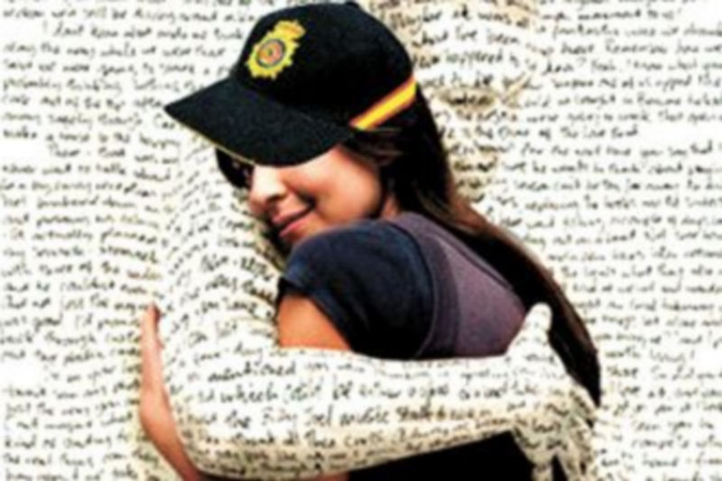 El nuevo cartel se comenzará a distribuir el próximo lunes por Melilla. / Efe