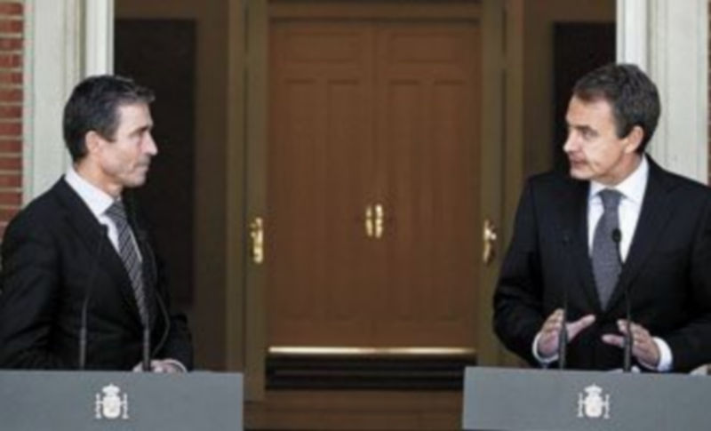 El presidente Zapatero y el secretario general de la OTAN