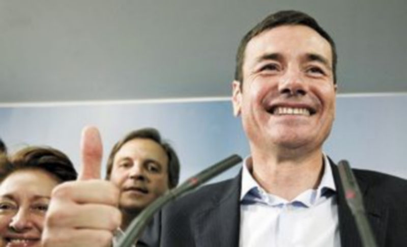 Tomás Gómez se muestra exultante tras su triunfo electoral. / E. Naranjo (Efe)