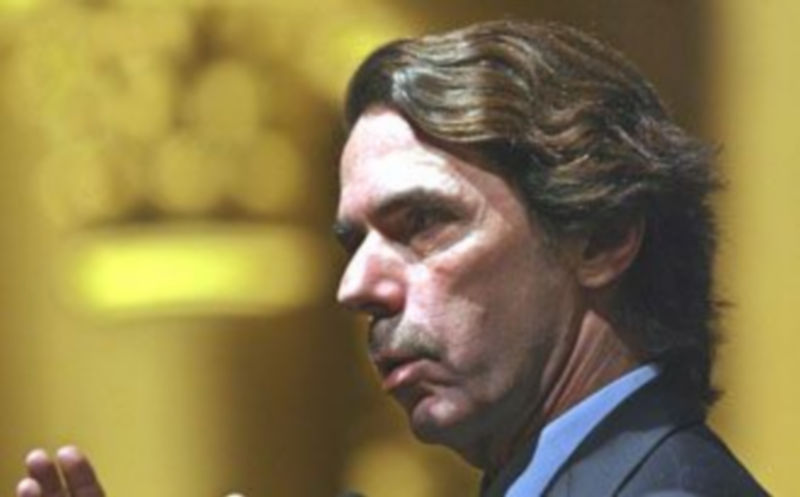 José María Aznar sigue muy de cerca el pulso de la política española. / Efe