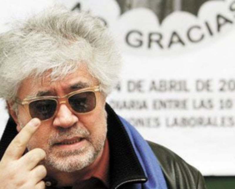 El cineasta Pedro Almodóvar no acudió al encierro en la Complutense. / Efe