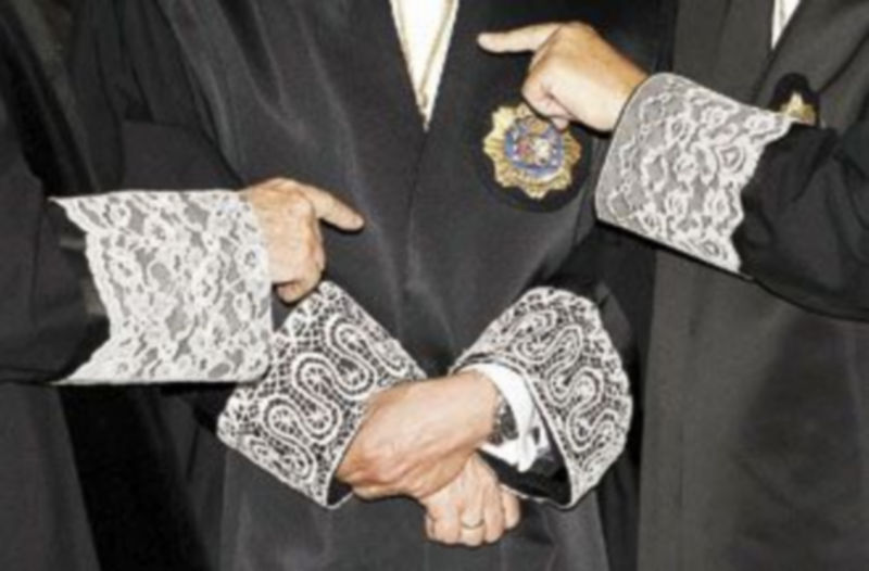 Muchos españoles piensan que los delitos de cárcel deben ser juzgados por magistrados profesionales y nunca por un jurado popular. / Efe