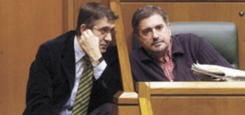 Jesús Eguiguren es el dirigente que más optimista se ha mostrado con el rumbo adoptado por la banda asesina y por su entorno. / Efe