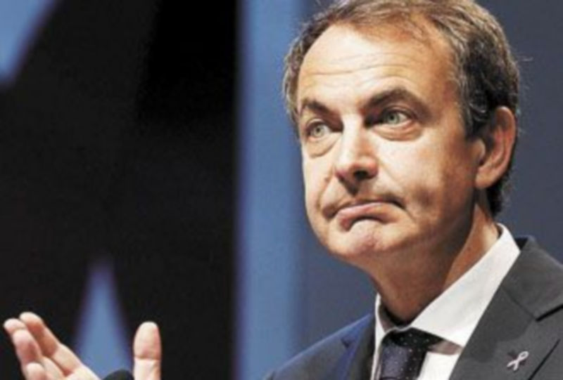 La oposición cree que la sucesión de Zapatero es una ‘cortina de humo’. / Efe