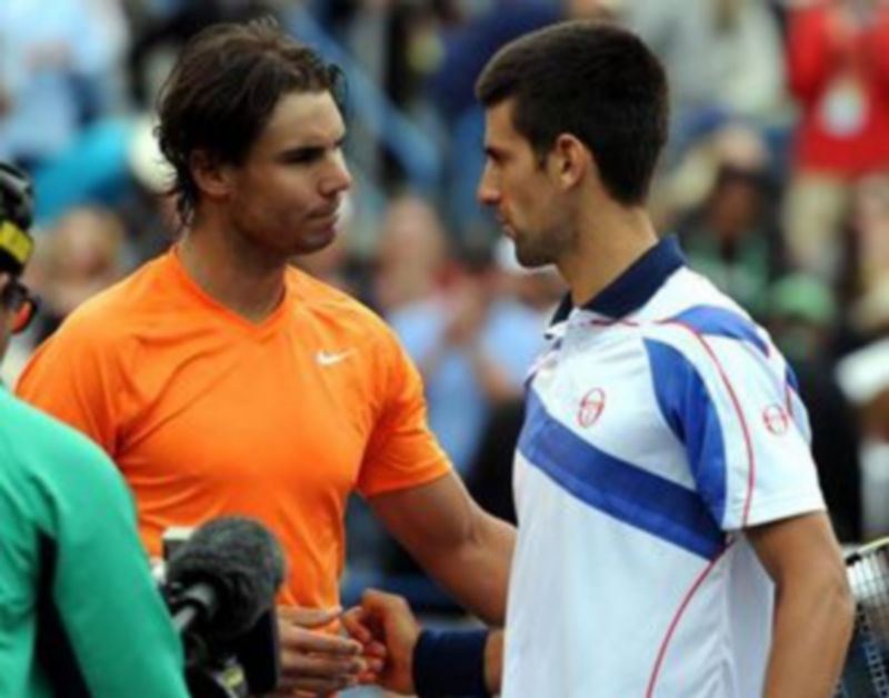 Rafael Nadal felicita a Djokovic./ EFE