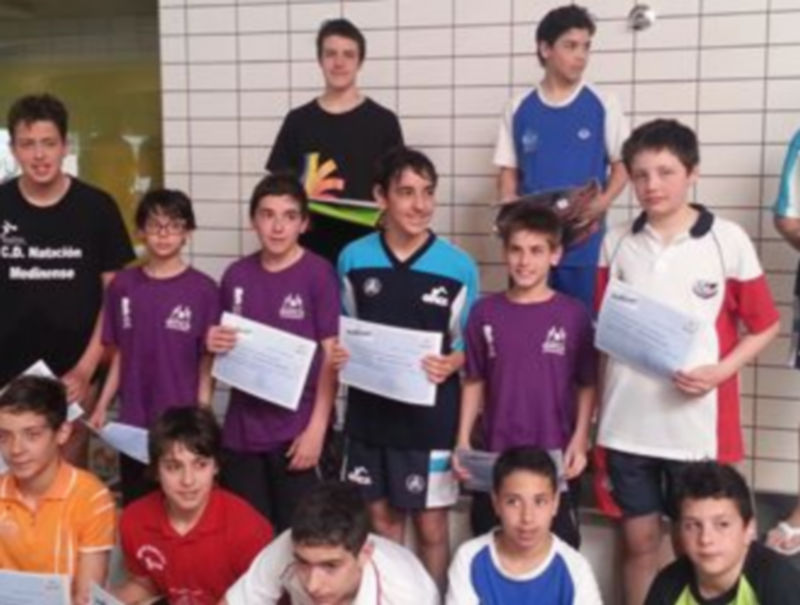 Varios participantes en el Torneo Nadador Completo Promesas. / El Adelantado