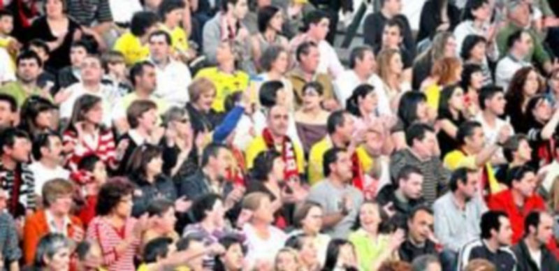 La numerosa afición navera volverá a estar presente durante el último partido de la Liga regular. / Kamarero