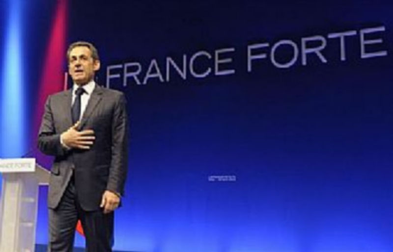 El dirigente galo parte como derrotado en las encuestas en lo que se percibe como un castigo contra su persona y su gestión económica. / Reuters