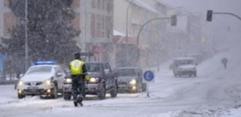 El uso de cadenas es obligatorio es algunas carreteras de la provincia./ PEDRO MERINO