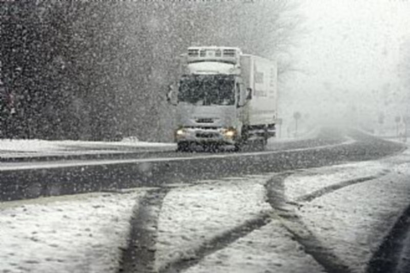 Nieve en la localidad leonesa de Puente de Alba