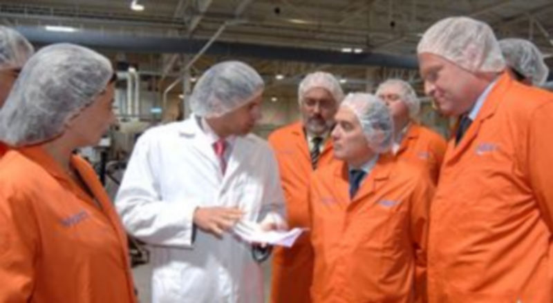 El consejero visita la fábrica de Ontex