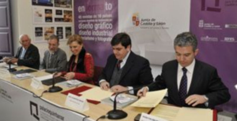 Firma del convenio de colaboración . / JUAN MARTÍN