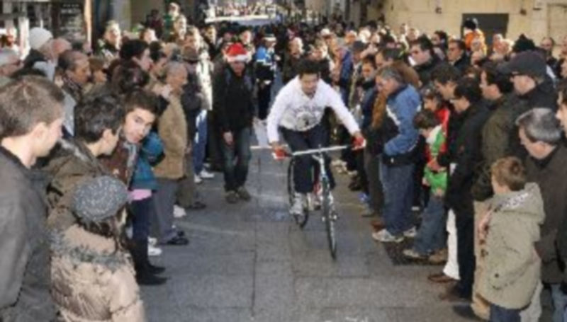 Instantánea de uno de los participantes en la Carrera del Pavo de 2011. / JUAN Martín