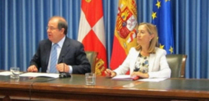 El Plan de Vivienda se traducirá en 2.200 empleos según la Junta 1 El presidente de la Junta y la ministra de Fomento