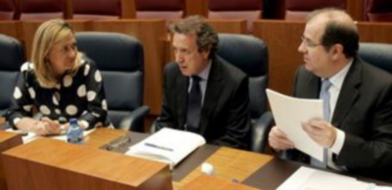 Herrera cree que el nuevo ajuste “produce dolor” pero lo ve necesario 1 La consejera de Hacienda (izq)