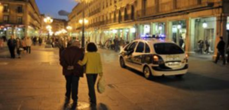 Muchas serán las calles que contarán con una mejor vigilancia de los cuerpos de seguridad durante el verano. /KAMARERO