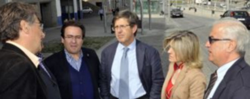 Postigo dice que llevará las farolas de Padre Claret a los barrios 1 Postigo y otros integrantes de su candidatura