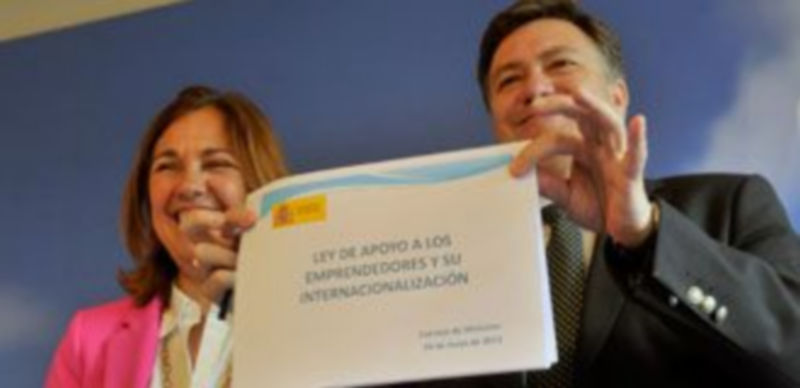 Un momento de la rueda de prensa ofrecida en la sede del PP. / KAMARERO