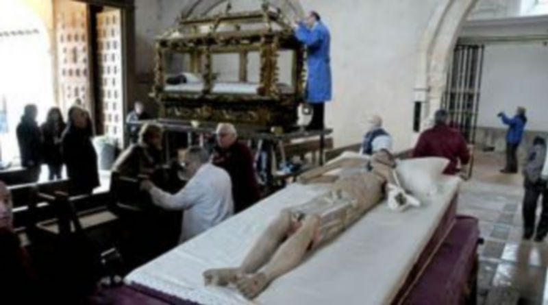 La cofradía del Cristo de los Gascones no pudo llevar a cabo el traslado de sus imagenes. /JUAN MARTÍN