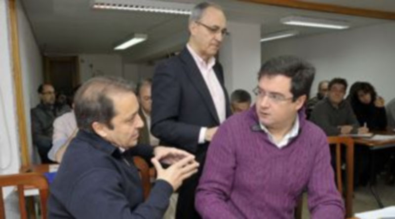 Óscar López confirma su apoyo a Rubalcaba 1 Un momento de la asamblea municipal del PSOE en su sede de Segovia.