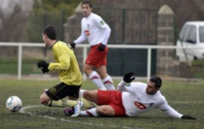 Jugada de un encuentro anterior del Quintanar en el Mariano Gutiérrez ‘Chocolate’. / Juan Martín