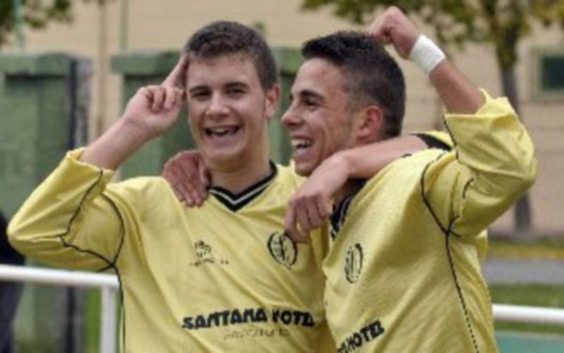 Dos jugadores del Quintanar celebran un gol en un choque anterior. / Juan Martín