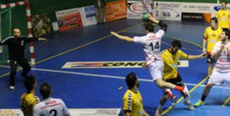 Imagen de un encuentro anterior de esta temporada entre el Viveros Herol Nava y el Algemesí. / A. Marugán