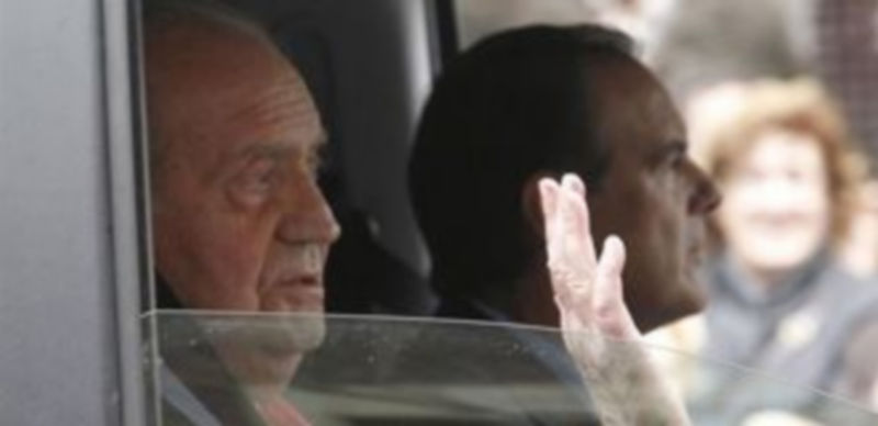 El Rey Juan Carlos a su salida del Hospital USP San José./ EUROPA PRESS