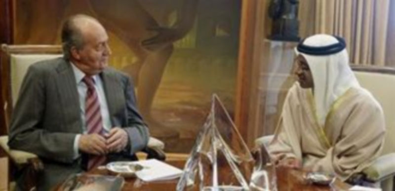 El Rey Don Juan Carlos estaba reunido con el ministro emiratí de Exteriores cuando se hizo daño en la cadera./ EUROPA PRESS