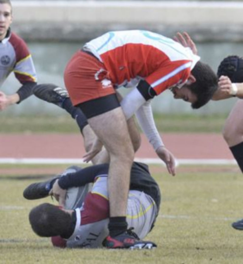 Jugada de un encuentro de los Lobos en las pistas Antonio Prieto. / Juan Martín.