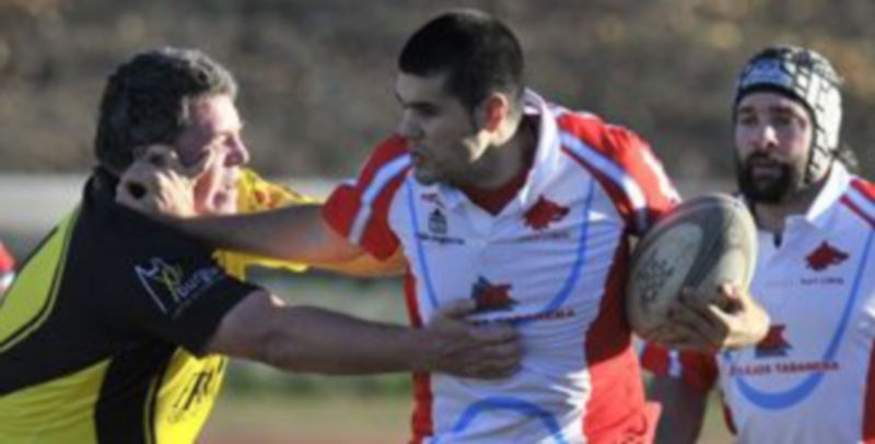 Imagen de una jugada del encuentro del sábado entre el Azulejos Tabanera Lobos y Las Moreras. / Kamarero