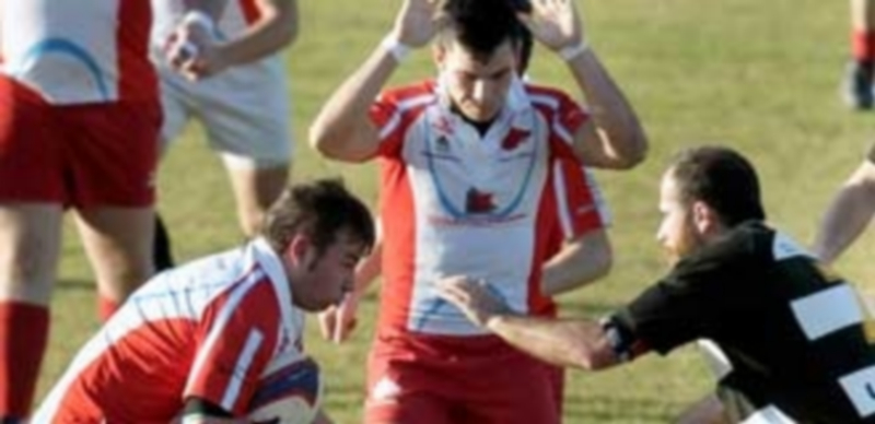 Jugada de un encuentro anterior de los Lobos en las pistas Antonio Prieto. / J.M.