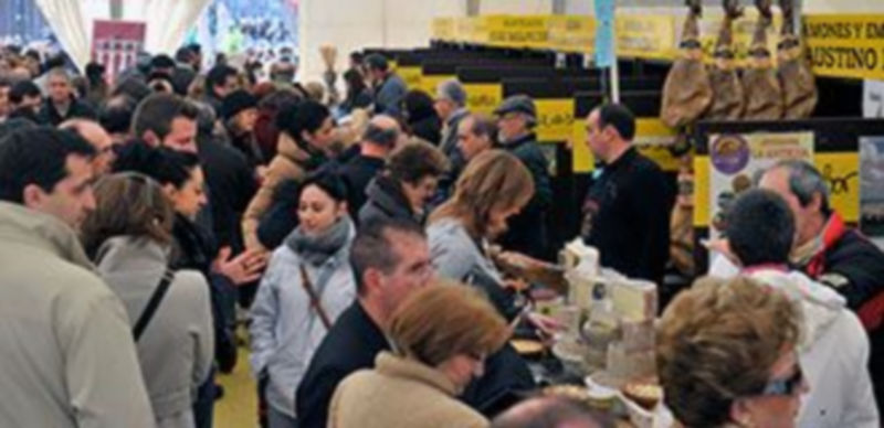 La carpa está recibiendo numerosas visitas. / KAMARERO