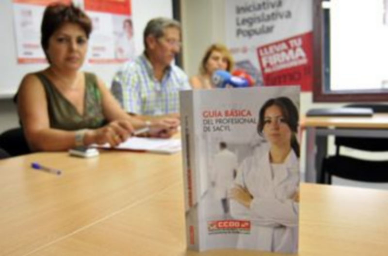 José María Carrión y dos trabajadoras de SACYL