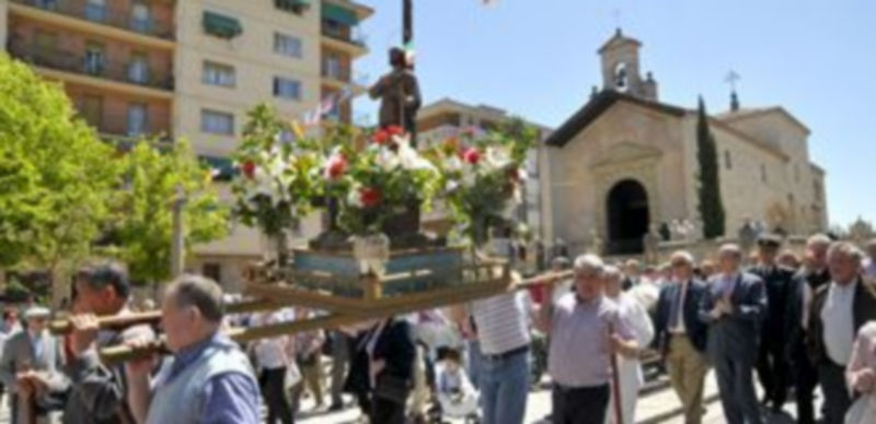 Un momento de la procesión en Segovia. / A. BENAVENTE
